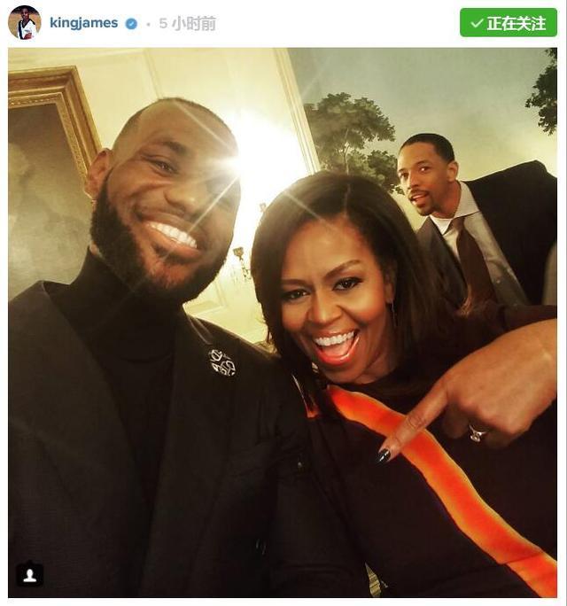 骑士造访白宫避谈特朗普与第一夫人大玩自拍