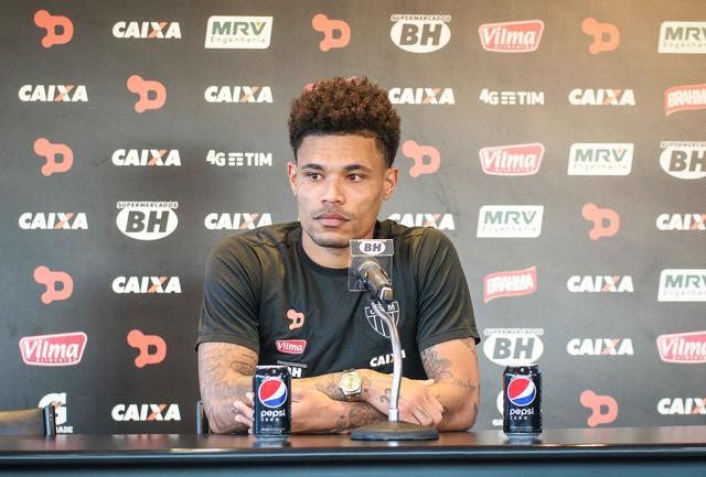 流言：特维斯接近中超上港PK英超抢曼祖基奇